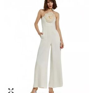 Mac Duggal NWT Women's Crepe Halter Neck Jumpsuit in Ivory w/3D Flower Size 4